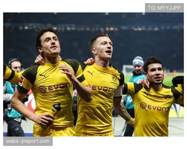 深度复盘：法兰克福如何用352阵型遏制柏林联的定位球攻势