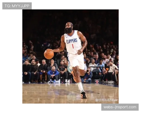 快船球员展现高度专注和团队协作能力，关键时刻掌控比赛节奏